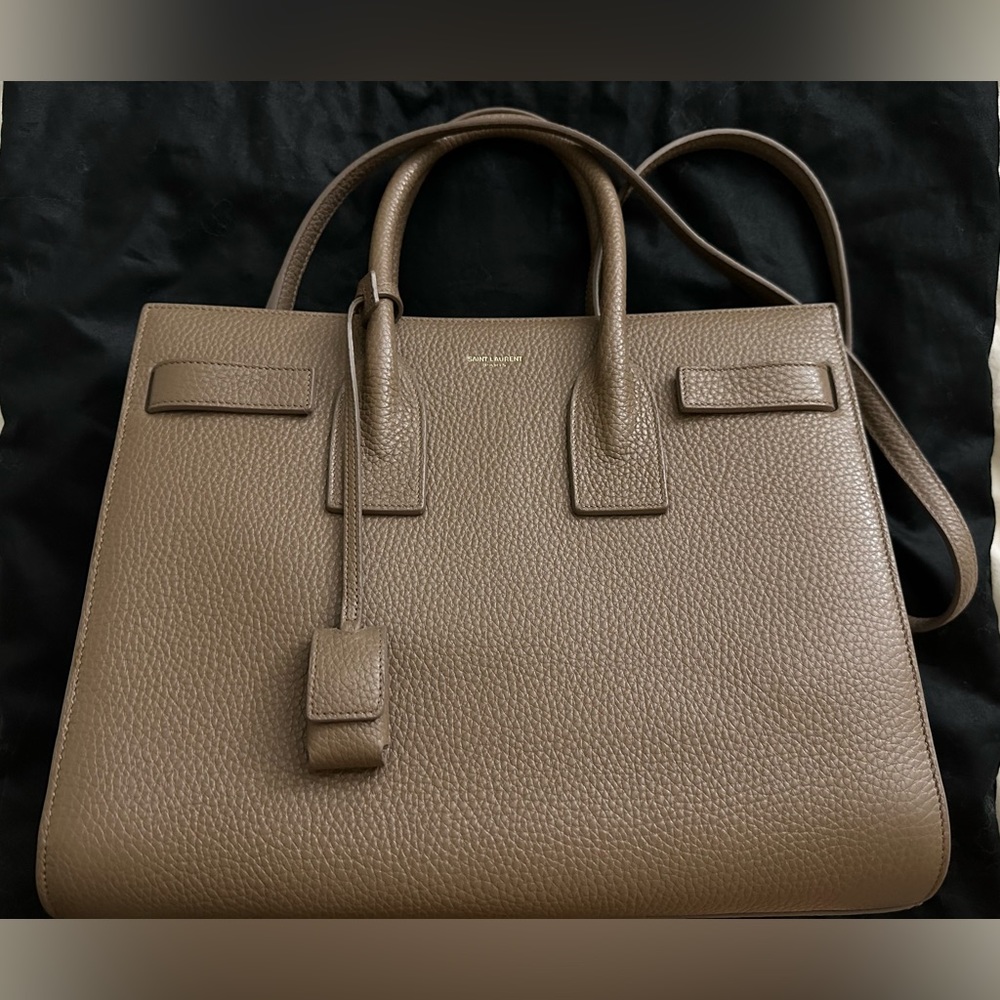Saint Laurent
Sac De Jour Leather Top-Handle Bag